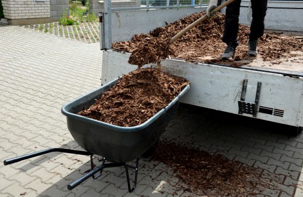 Bulk Mulch Delivery in Irvine