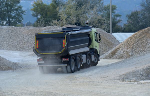 Gravel Delivery Service in Irvine