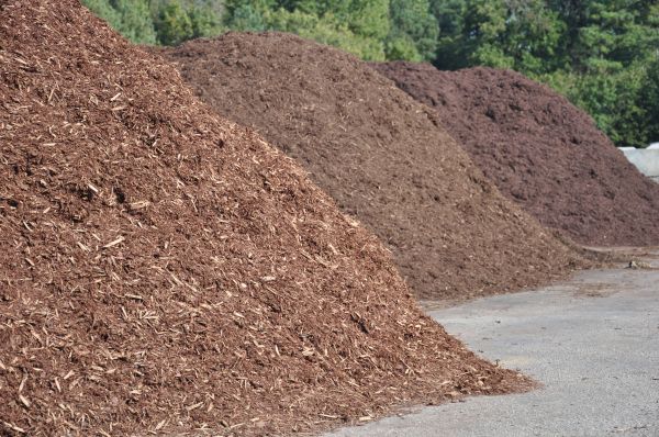 Brown Mulch Delivery in Irvine