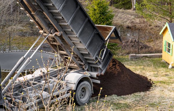Yard Soil Delivery in Irvine