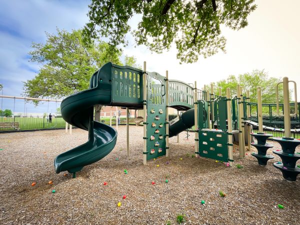 Playground Mulch Service in Irvine